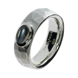 Ring silver hammer blow 8 mm moonstone 7x5 oval