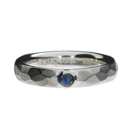 Ring silver hammered 3mm moonstone 3mm cab