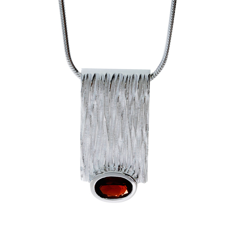 Pendant Crease Silver Garnet fac