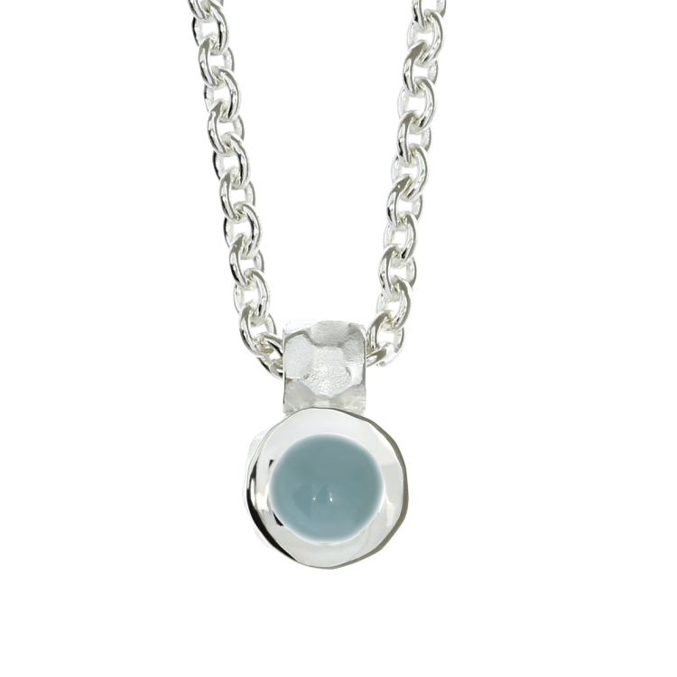 Pendant silver hammerblow aquamarine 5 mm round cab