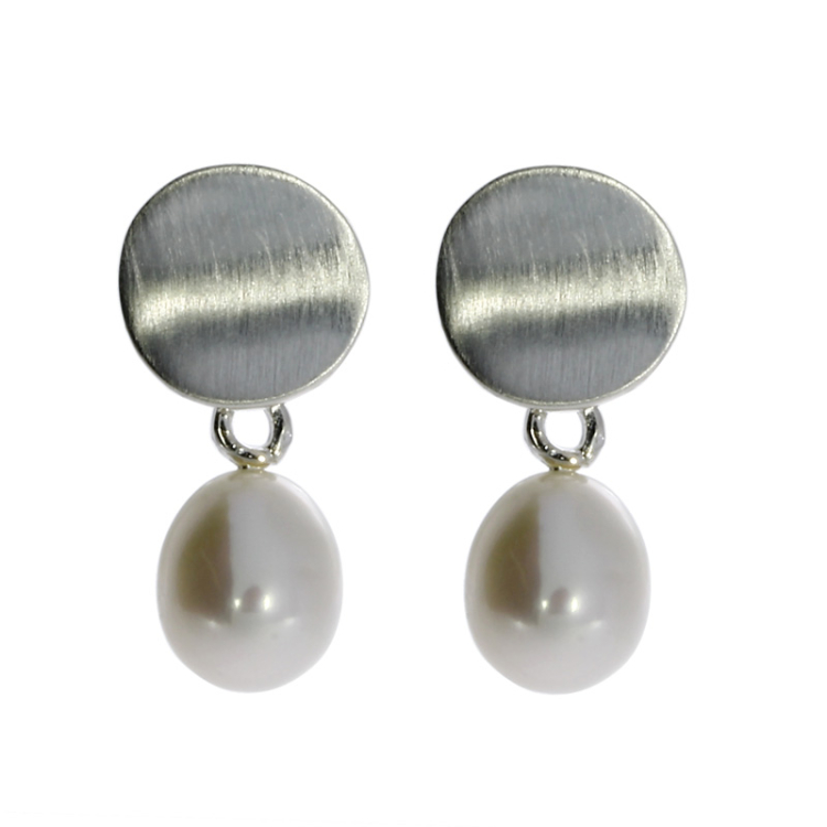 Earring si pearls