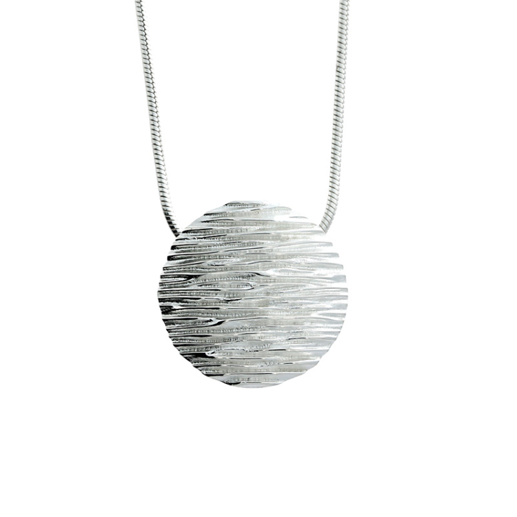 Pendant silver crease round 19 mm incl. chain 42 cm