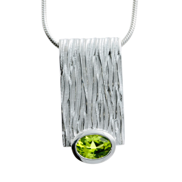 Pendant crease silver peridot oval fac incl. chain 42 cm