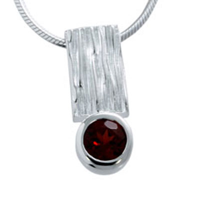 Pendant silver crease garnet 5 mm fac incl. chain