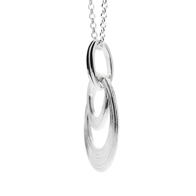 Pendant Crease Circle round 29 mm silver light incl. chain