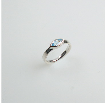 Ring si bl.Topas 8 x 4 navette fac Ringweite 50