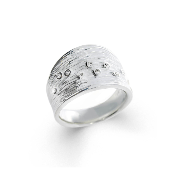 Ring Crease silver light white topaz   Ring size 66