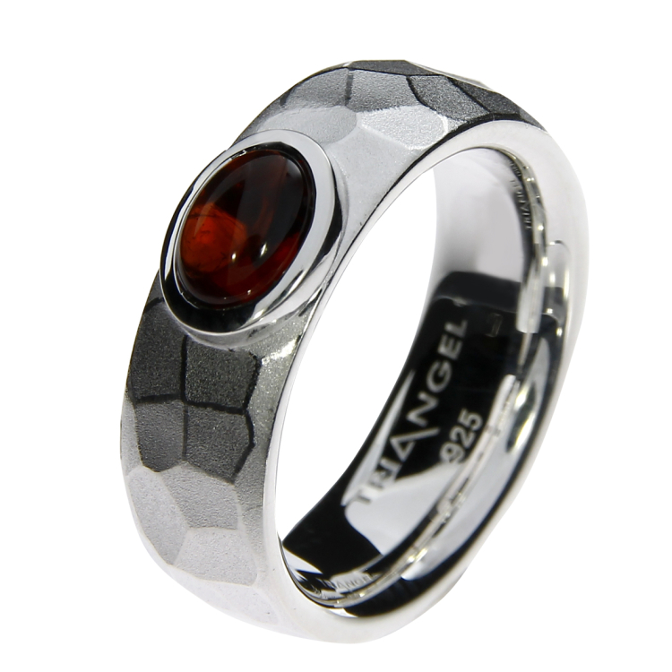 Ring silver 8 mm hammered garnet 7x5 oval cab  